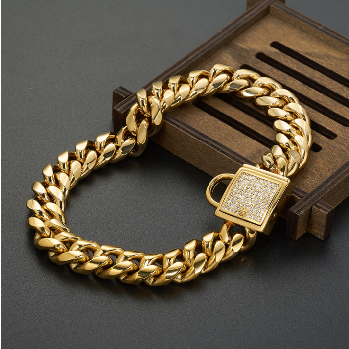 Stylish Stainless Steel Dog Cat Collar | Gold-Tone Chain Design