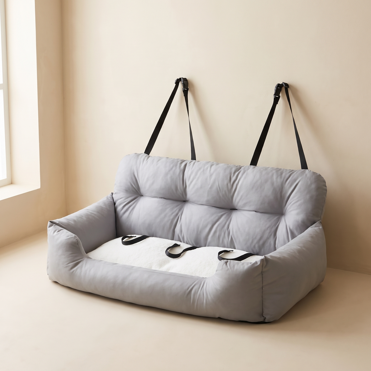 Strada Car Seat in Light Grey