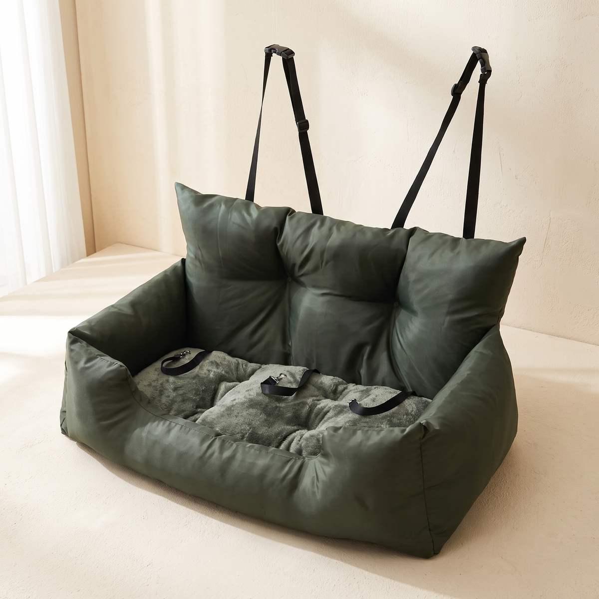 Strada Car Seat in Olive Green